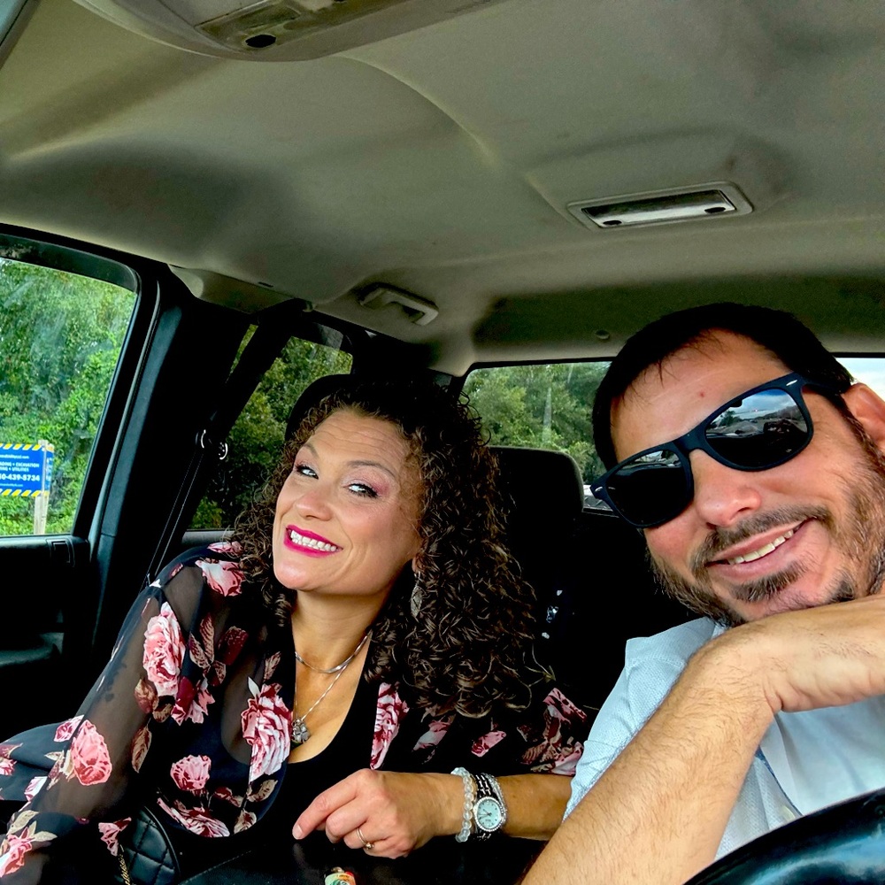 Meet your Poshers, Jonathan and Donna